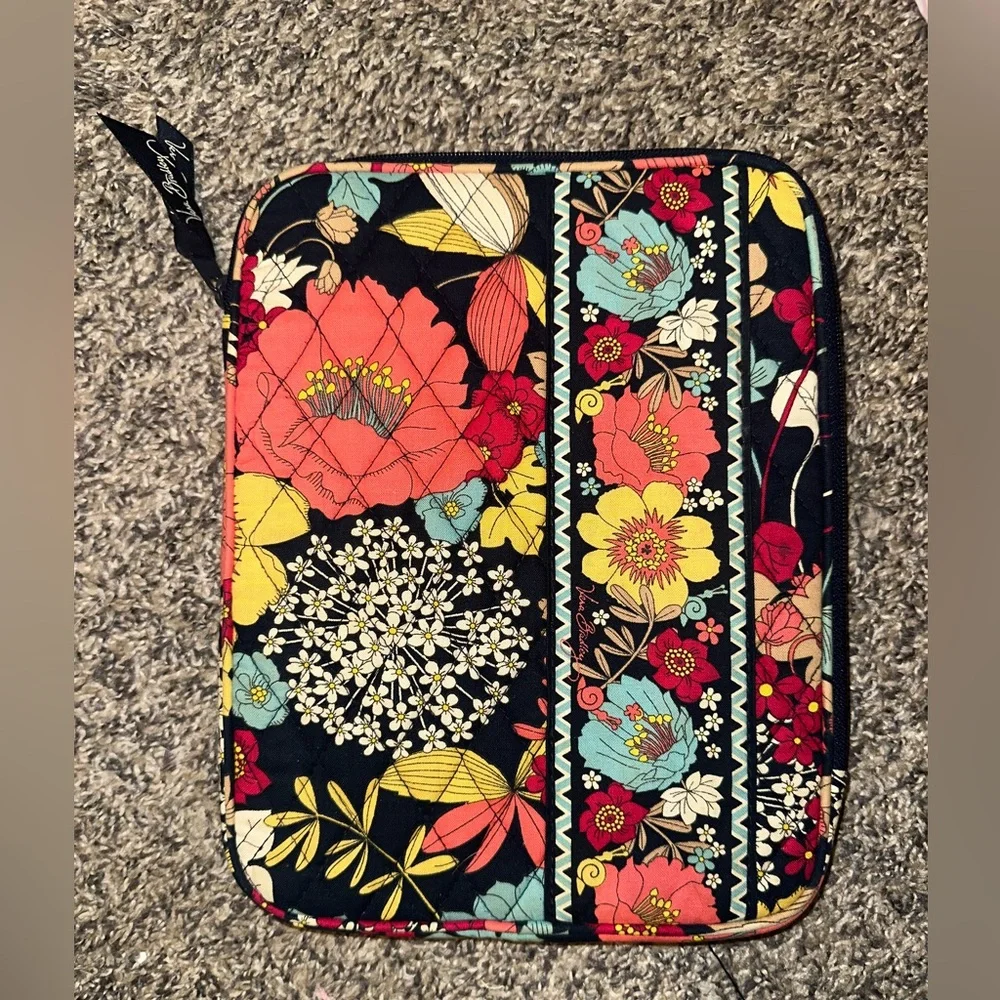 Vera Bradley Happy Snails 8X10 Tablet Case